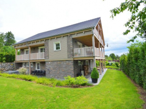 Отель Sumptuous Chalet in Septon with Sauna and bubble bath  Дюрбюи